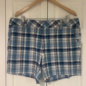 Woman’s Blue Plaid Shorts Size 14 Short